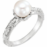 Vintage-Inspired Accented Pearl Ring