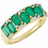 Emerald & .07CT spolu Diamond Ring
